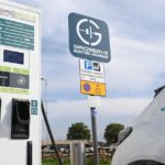 ABB levererar laddare till GRIDSERVE:s revolutionerande laddnät Electric Highway för elbilar ABB levererar laddare till GRIDSERVE:s revolutionerande laddnät Electric Highway för elbilar